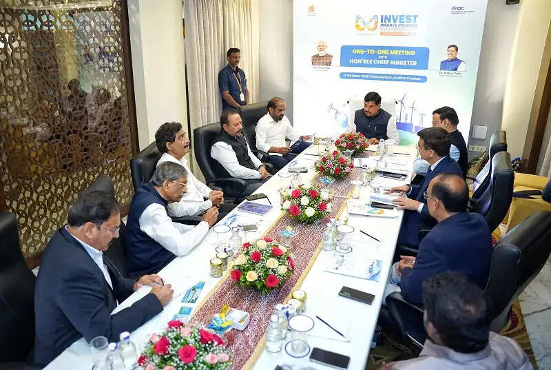 मप्र के मुख्यमंत्री ने आंध्र प्रदेश के निवेशकों से की चर्चा, बोले- राज्य में निवेश हर दृष्टि से आपको देगा लाभ