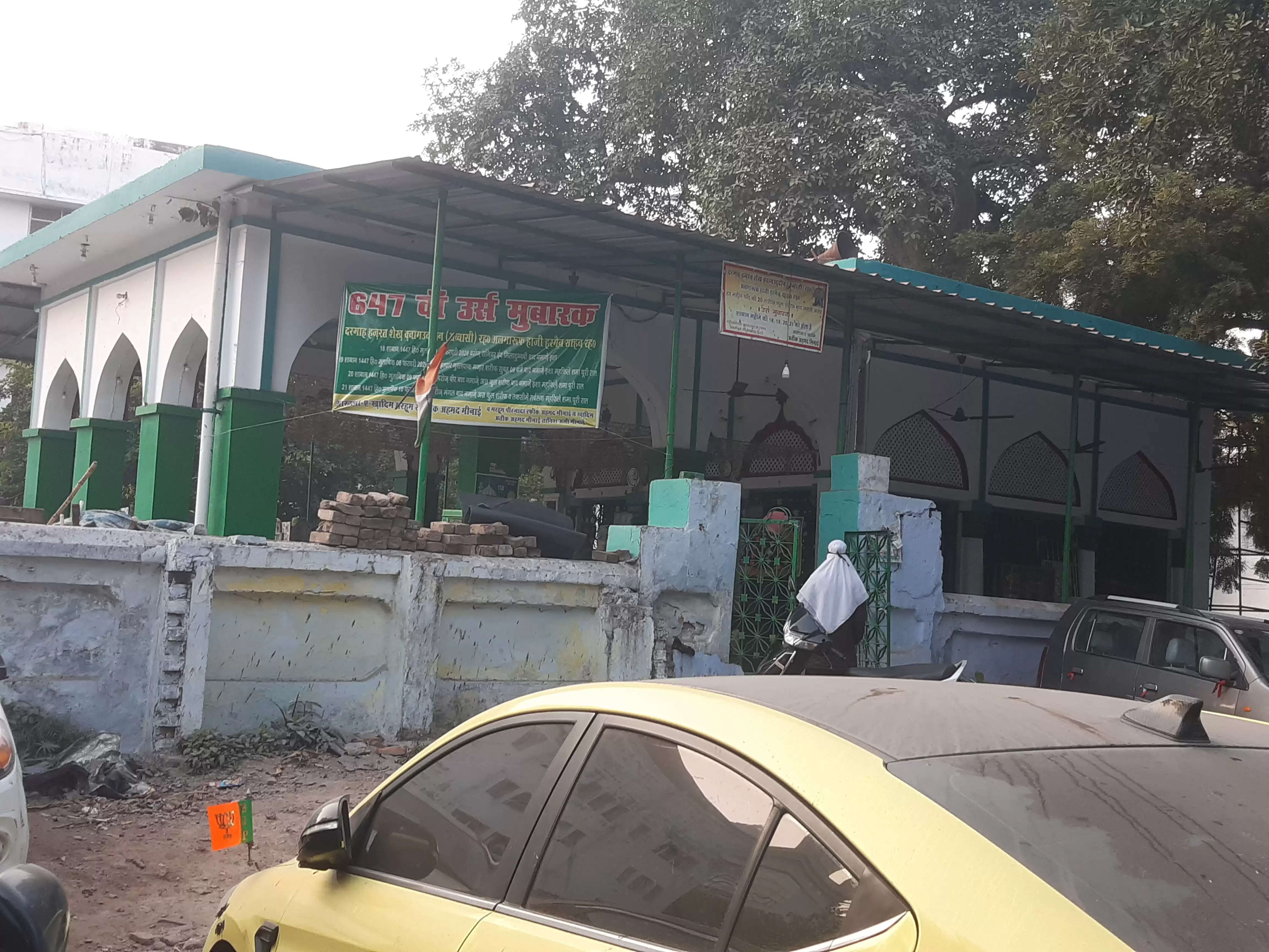 विहिप ने केजीएमयू परिसर में बनी अवैध मजारें हटाने की मांग की