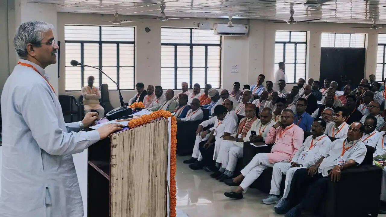 राष्ट्र के सर्वांगीण विकास के लिए समाज के सभी वर्गों का संगठित होना जरूरी : अतुल लिमये