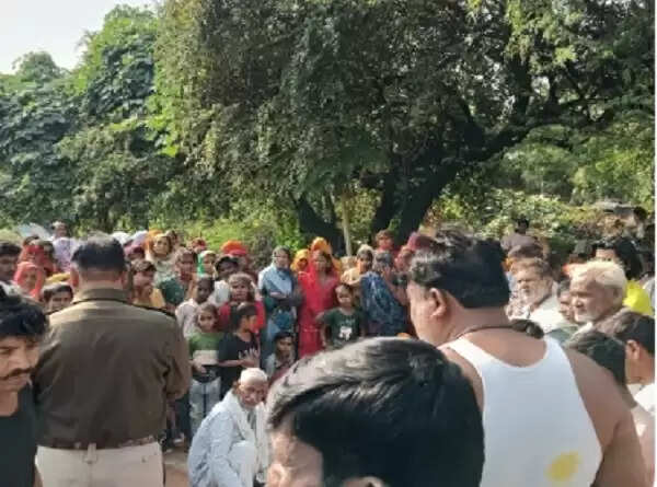 संदिग्ध अवस्था में फांसी पर लटका मिला युवक का शव, जांच मेें जुटी पुलिस