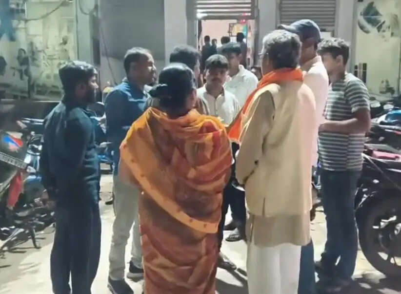 सीएसपी संचालक को मारी गोली, हालत नाज़ुक