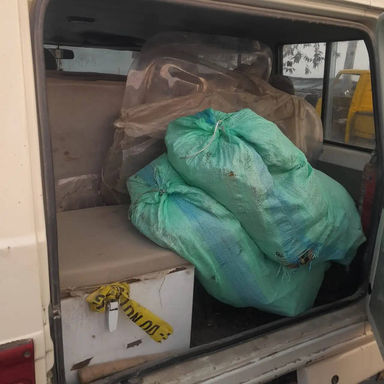 बलुआ में तेज रफ्तार शराब तस्कर की बाइक से ठेला चालक घायल