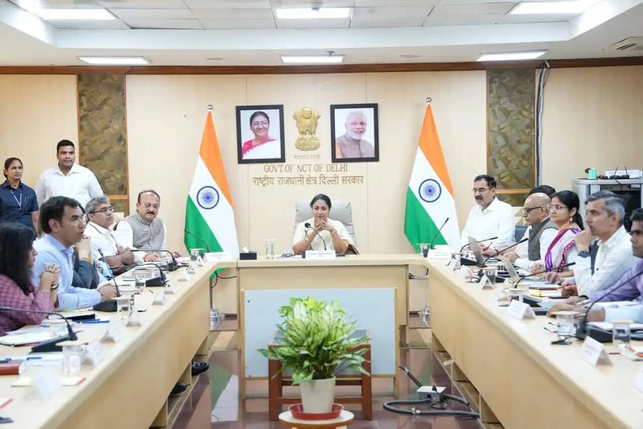 दिल्ली की मुख्यमंत्री ने आईएएफएस-IV और आईबीसीए शिखर सम्मेलन की तैयारियों को लेकर की बैठक