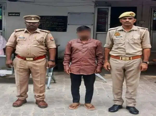 पति ने पत्नी को आपत्तिजनक हालत में देख युवक पर फेंका तेजाब, गिरफ्तार