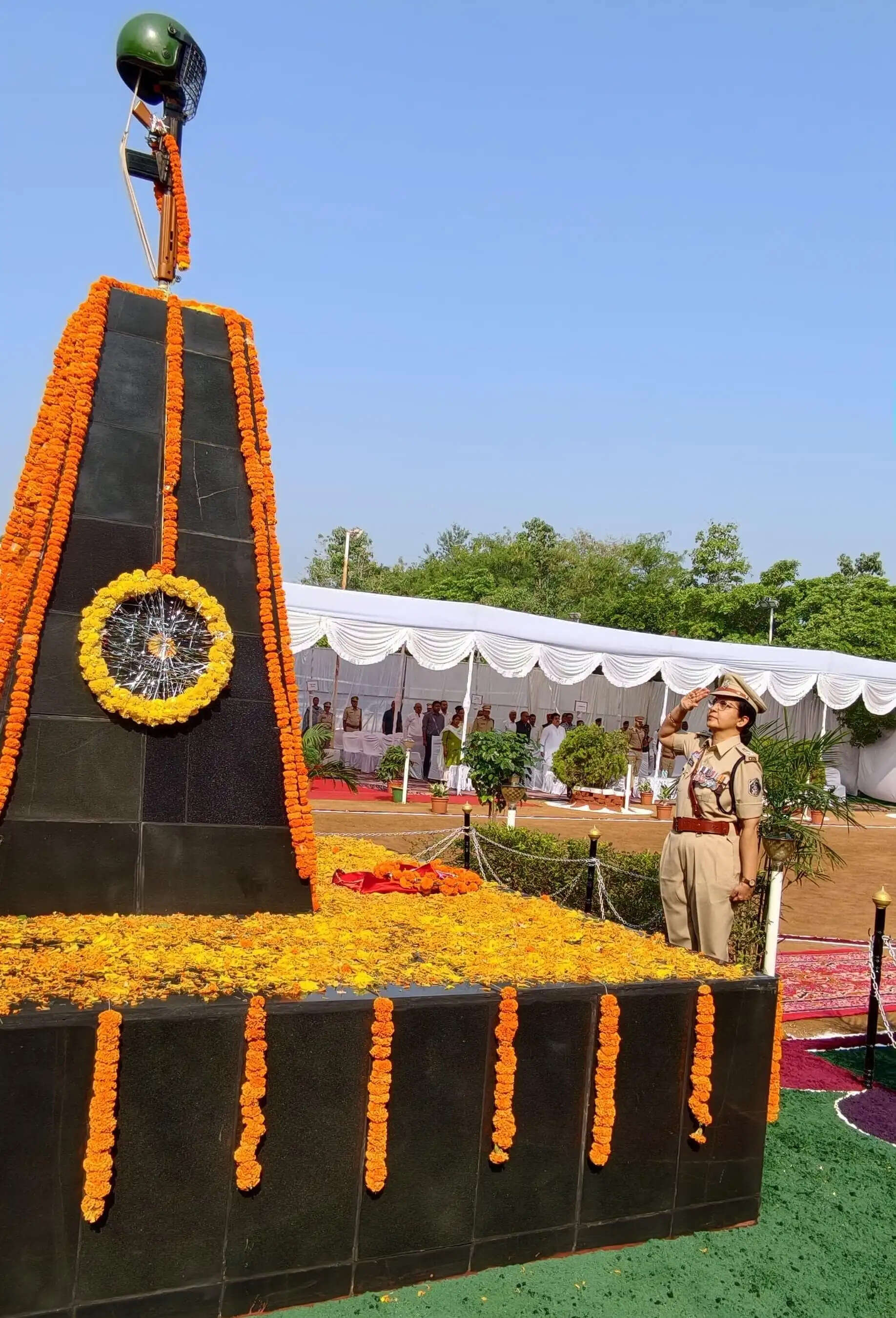 पुलिस स्मृति दिवस पर अमर शहीदों को श्रद्धांजलि, बलिदान को किया नमन
