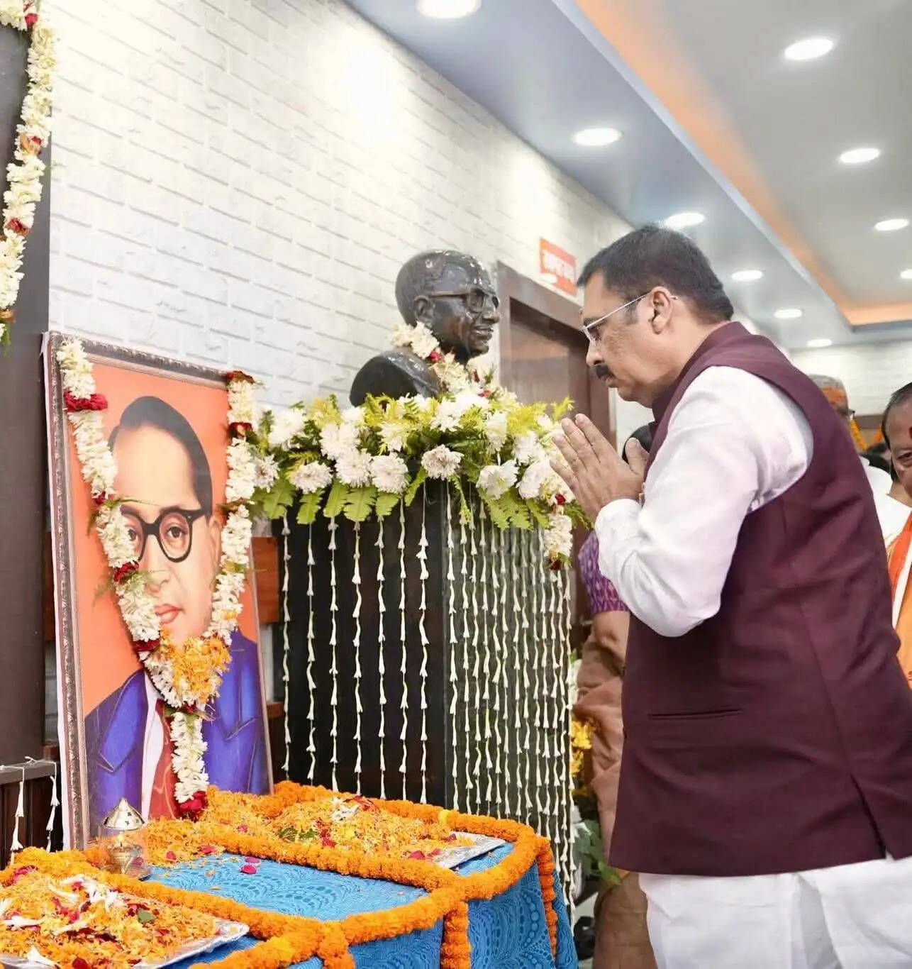 बाबा साहेब के आदर्शों को अपने आचरण में आत्मसात करने की जरूरत: संजय सरावगी