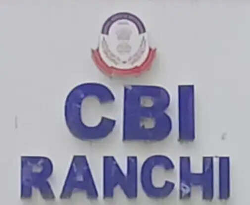 चारा घोटाला का फरार आरोपित गिरफ्तार, ट्रांजिट रिमांड पर रांची ला रही सीबीआई