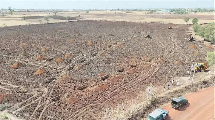 विदिशाः वन भूमि से अतिक्रमण हटाने की बड़ी कार्रवाई