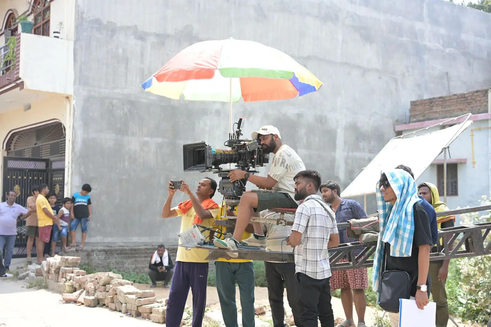 मोतिहारी में फिल्म सरकारी मीडियम की शूटिंग जारी