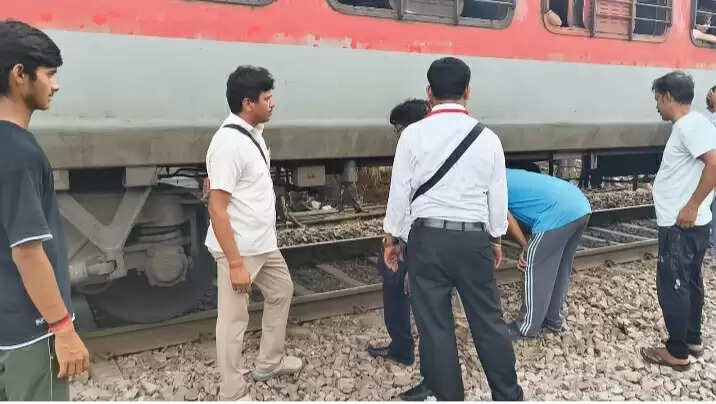 उड़ीसा सम्पर्क क्रान्ति एक्सप्रेस ट्रेन के पहियों से धुंआ उठा, यात्रियों में हड़कम्प