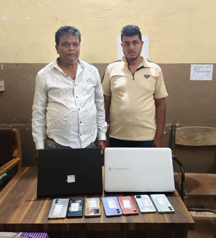 नागदा में क्रिकेट सट्टे के अड्डे पर पुलिस की दबिश, 1.98 लाख नकद सहित दो आरोपित गिरफ्तार