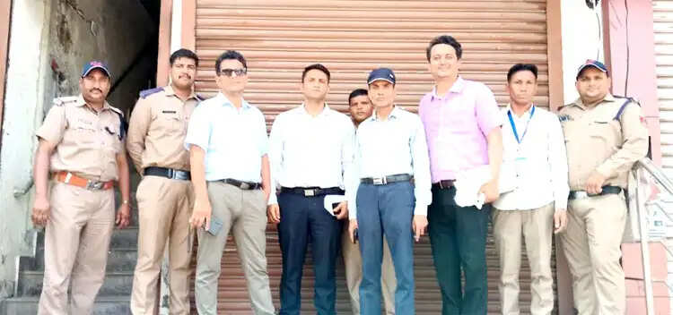ड्राइविंग स्कूलों पर एआरटीओ का एक्शन, एक&nbsp;संस्थान&nbsp;सील