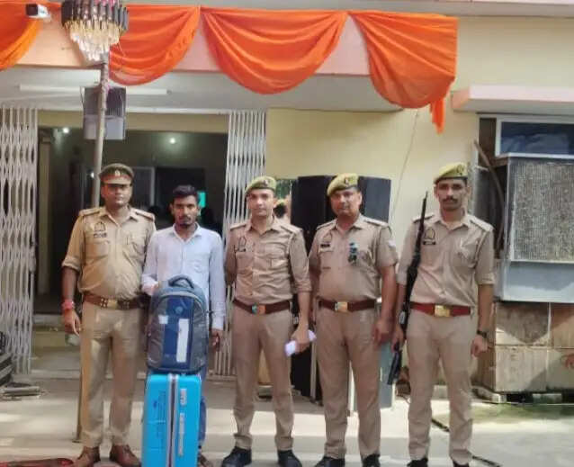 कानपुर में 16 किलो गांजे के साथ युवक गिरफ्तार