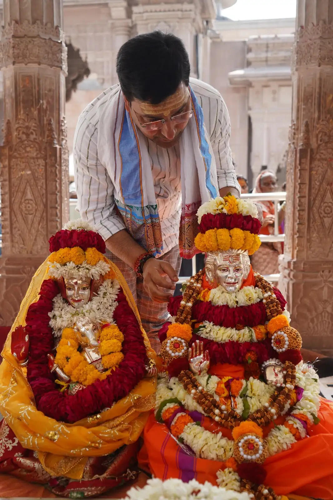 रंगभरी एकादशी: श्री काशी विश्वनाथ धाम में पंचबदन प्रतिमा सहित देवी-देवताओं की विधिवत प्रतिष्ठा