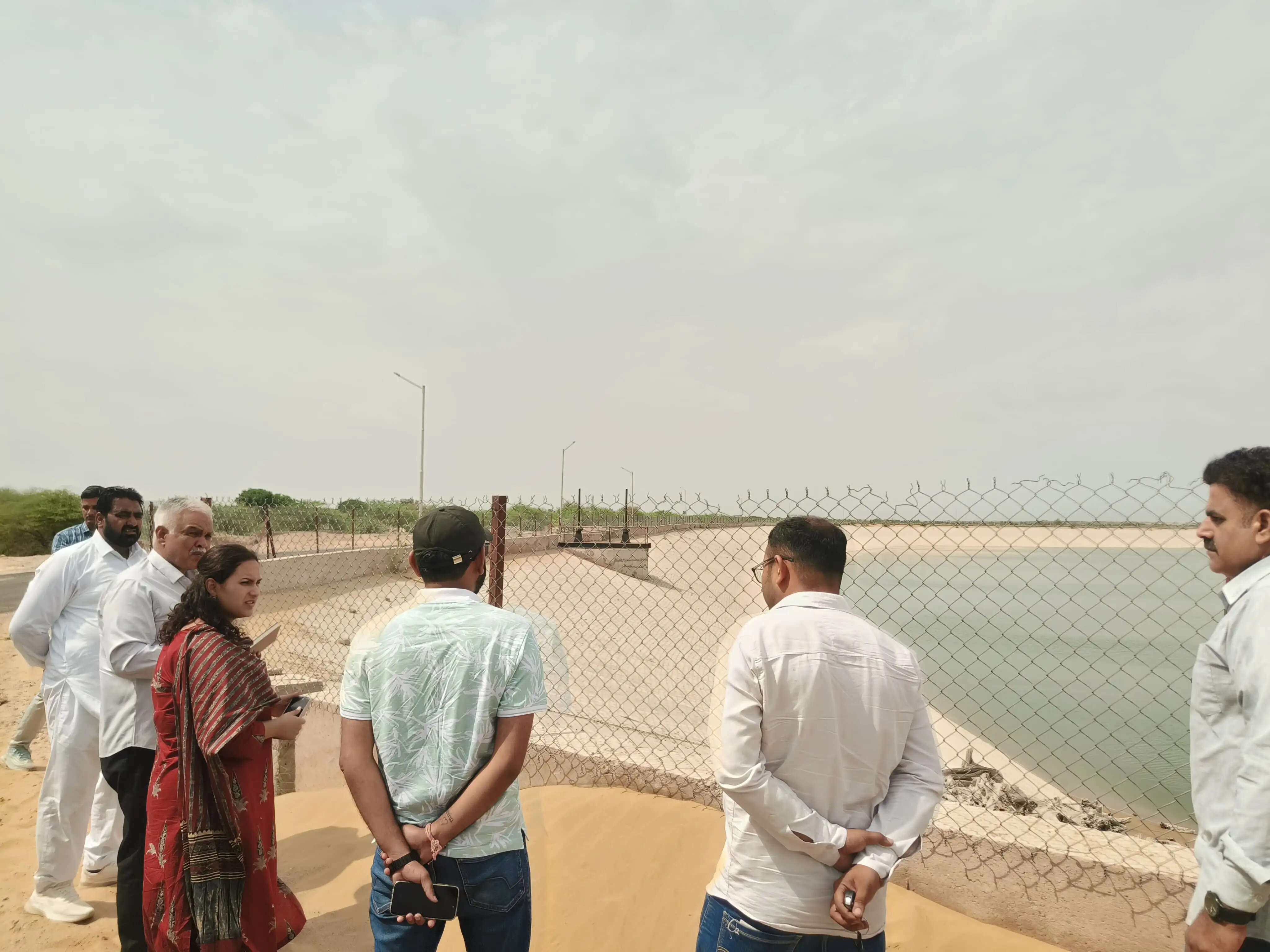 प्राकृतिक छटा, ऐतिहासिक विरासत और शांत वातावरण से पर्यटन की दृष्टि से अत्यंत महत्वपूर्ण स्थल है घेघड़ा झील