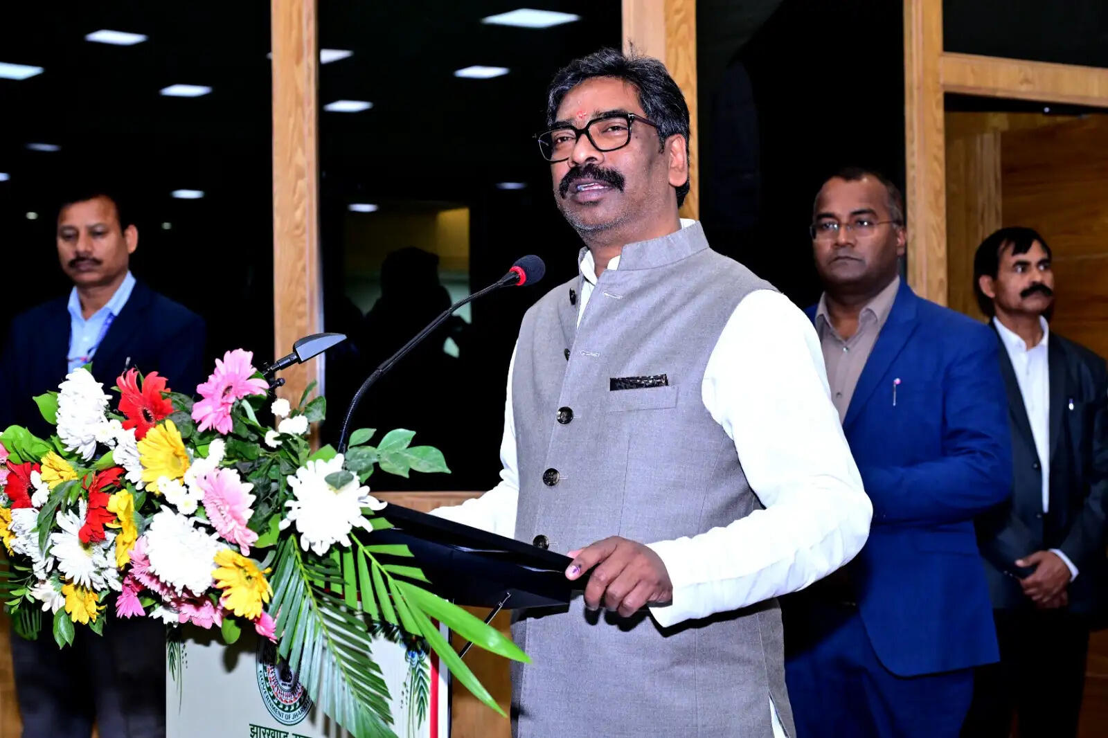 झारखंड सरकार और पंजाब नेशनल बैंक के बीच सरकारी कर्मचारियों के वेतन खाता पैकेज काे लेकर हुआ एमओयू