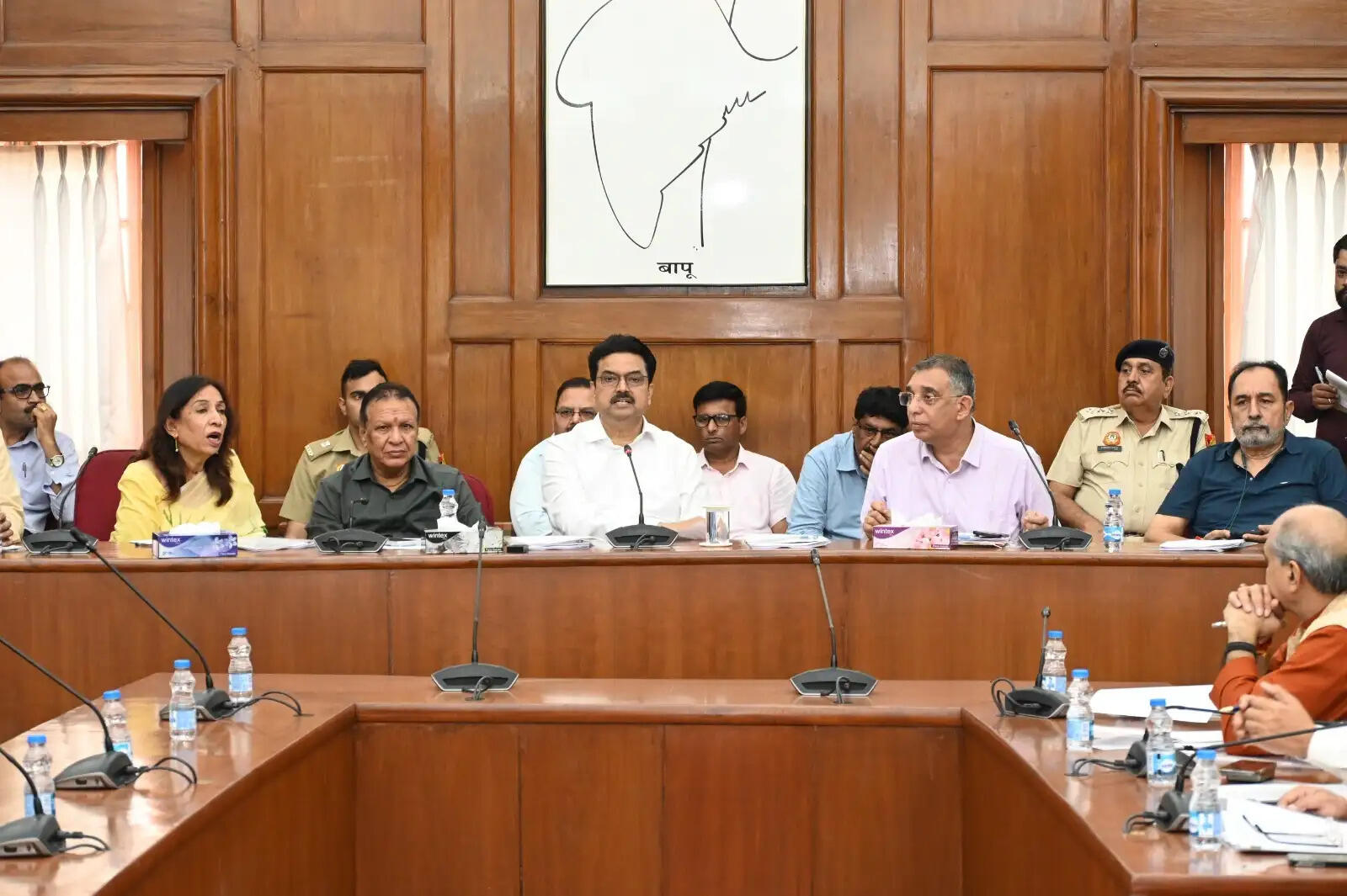 डूसू चुनाव 2026-27 से जुड़ी व्यवस्थाओं को लेकर डीयू कुलपति ने की बैठक
