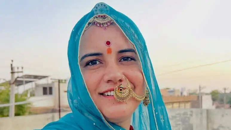 सोशल मीडिया पर ब्लॉक करने का लिया बदला