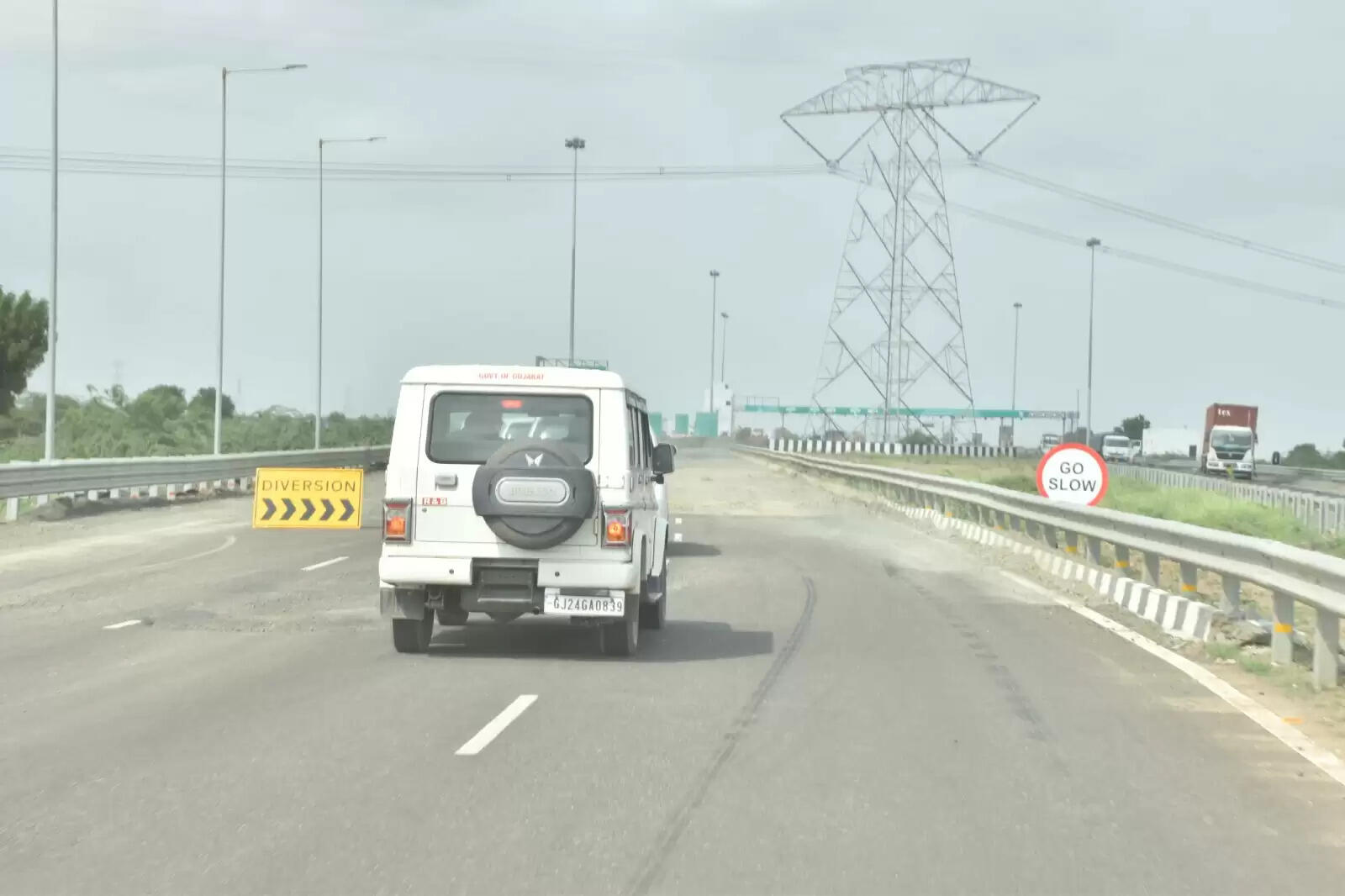 भारतमाला हाईवे के क्षतिग्रस्त होने के मामले में जांच शुरू, लिए सैंपल