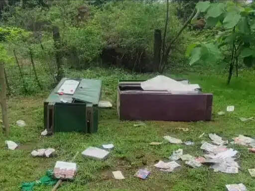अनूपपुर: आधी रात रोशनदान से घर में घुसे चोर, तीन लाख का सामान चोरी, मां-बेटी को नहीं लगी भनक