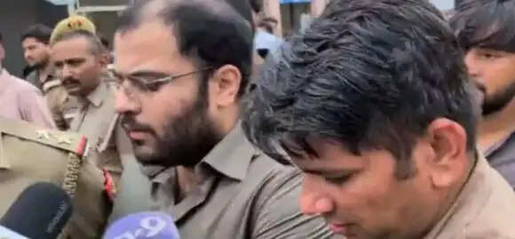 झांसी में अतीक अहमद के दो बेटों का एक ही पोस्टमार्टम हाउस में हुआ 'पोस्टमार्टम'