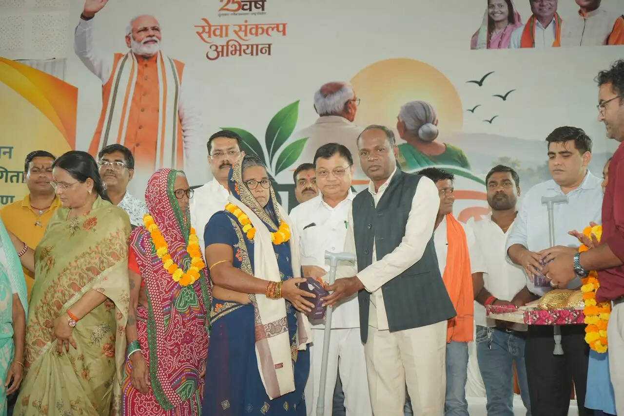 कोरबा में अंतर्राष्ट्रीय वृद्धजन दिवस पर वरिष्ठ वंदन सम्मान समारोह, शॉल-श्रीफल से हुआ बुजुर्गों का सम्मान