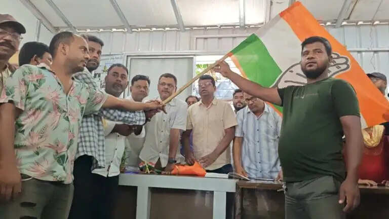आसनसोल : तृणमूल छोड़ कांग्रेस में शामिल हुए 50 लोग