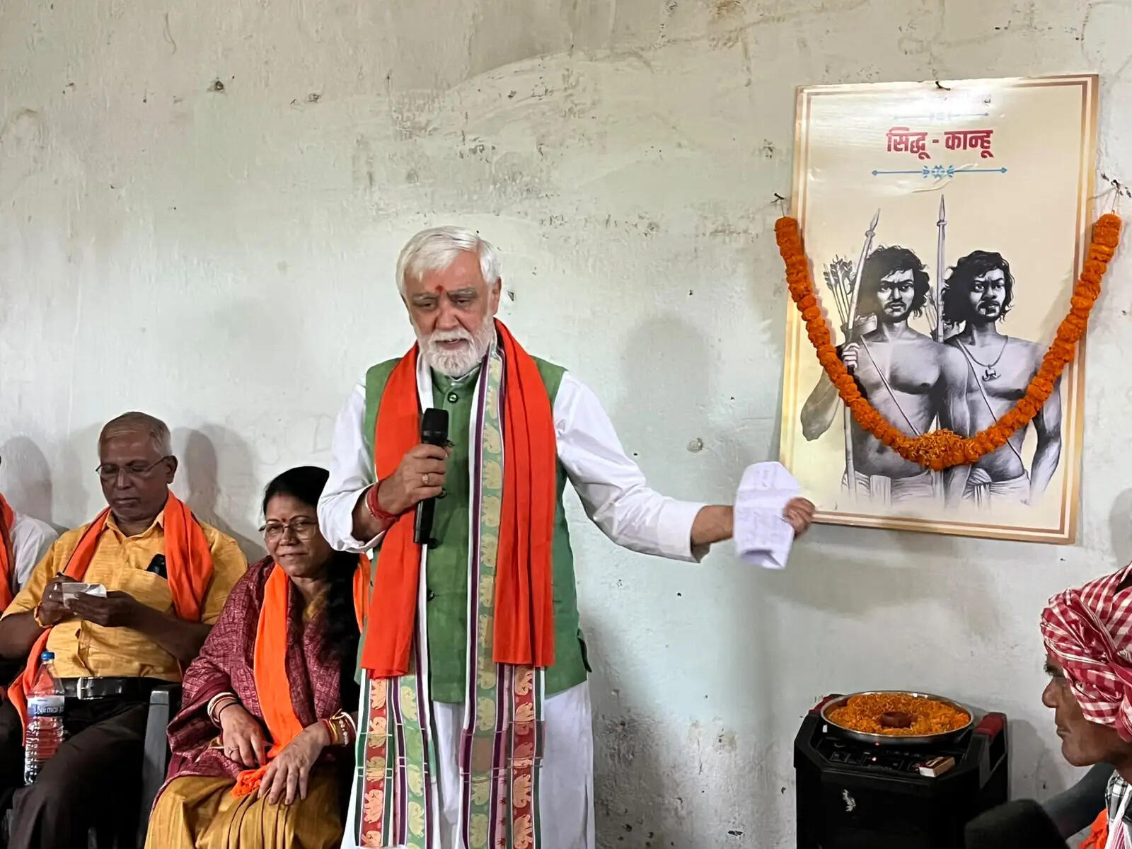 पूर्व केंद्रीय मंत्री अश्विनी चौबे ने आदिवासी समाज के साथ मनाया हूल दिवस, अमर शहीदों को दी श्रद्धांजलि