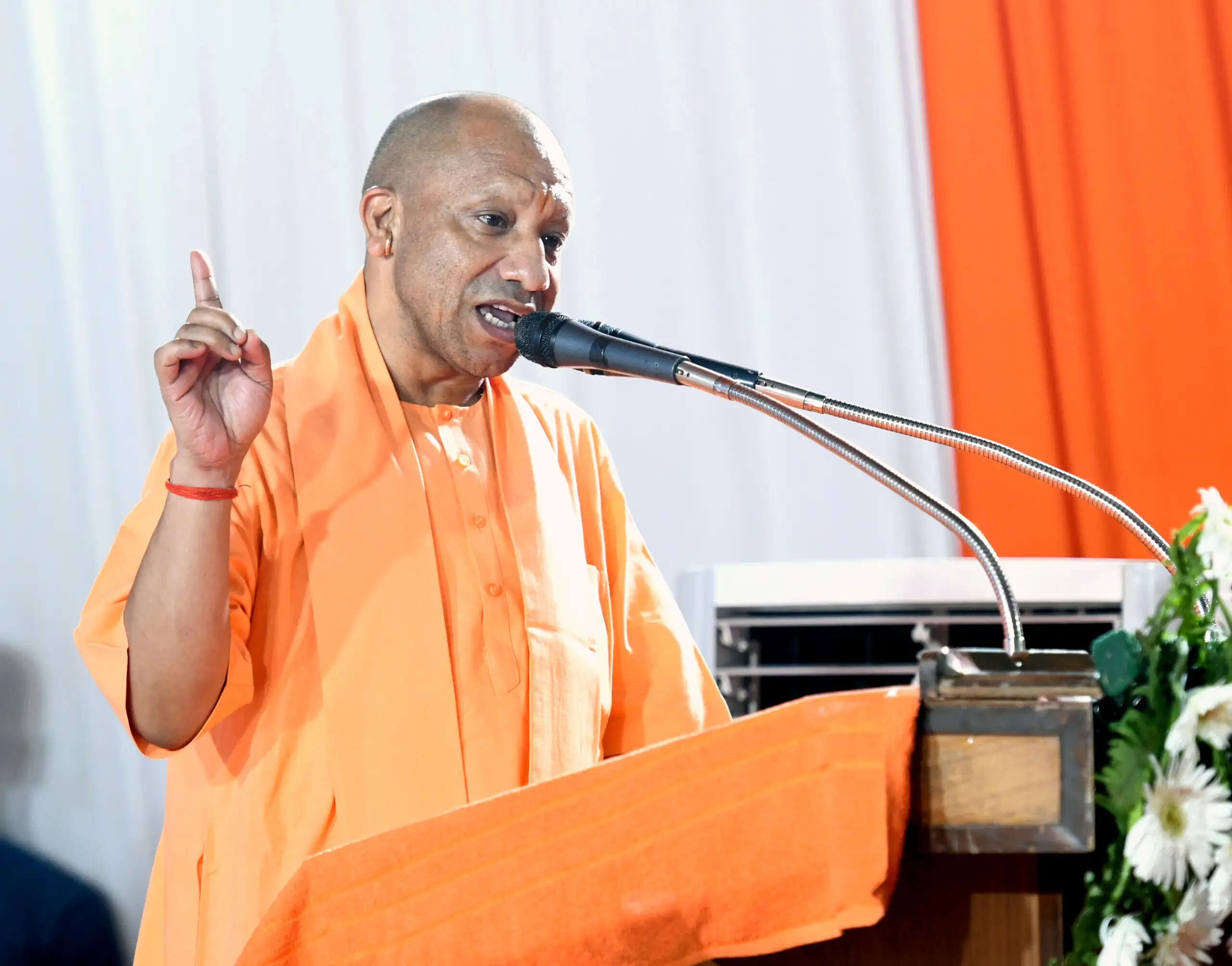 पिछ्ली सरकारों में ताल-पोखरों पर होता था कब्जा, हम कर रहे संरक्षण : सीएम योगी