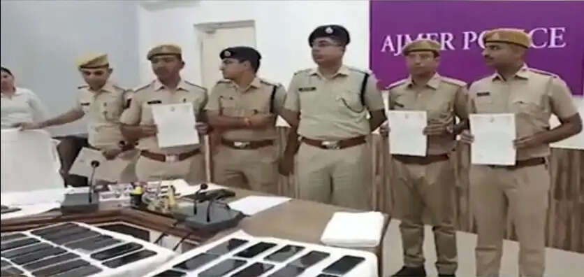 अजमेर पुलिस ने चोरी और गुमशुदा 215 मोबाइल उनके मालिकों को लौटाए
