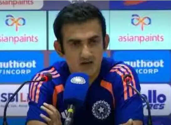 गंभीर ने बेहतर पिचों की वकालत की, हालांकि गेंदबाजों को खुद रास्ता निकालने की दी नसीहत
