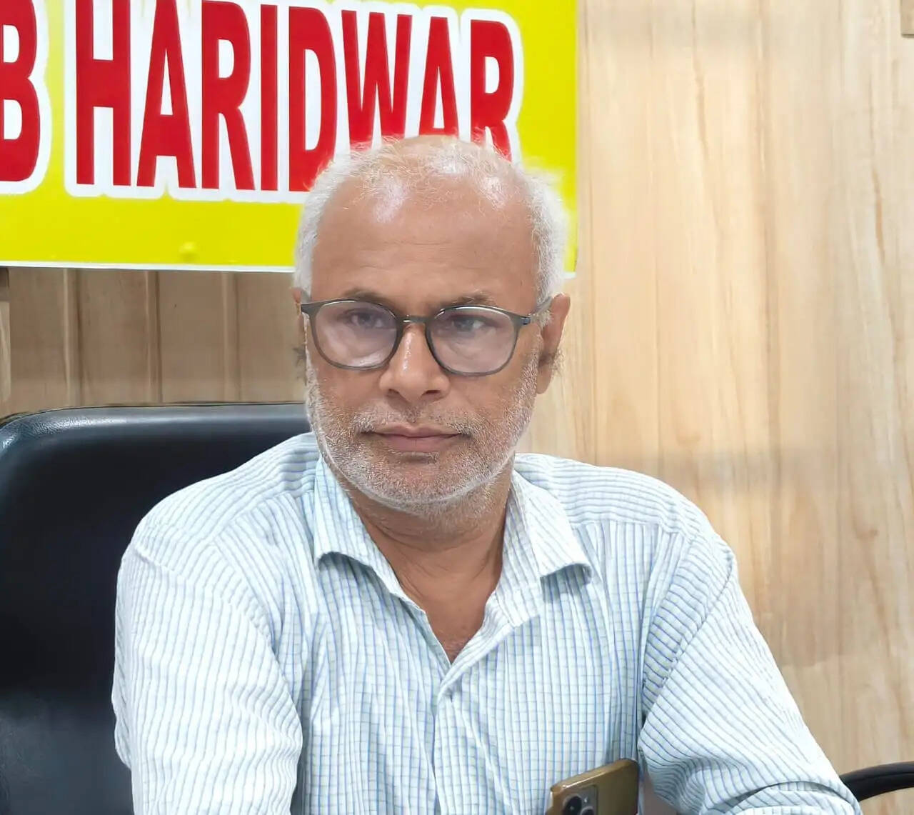 बुजुर्ग का पुत्र व पुत्रवधू पर घर से निकालने का आरोप