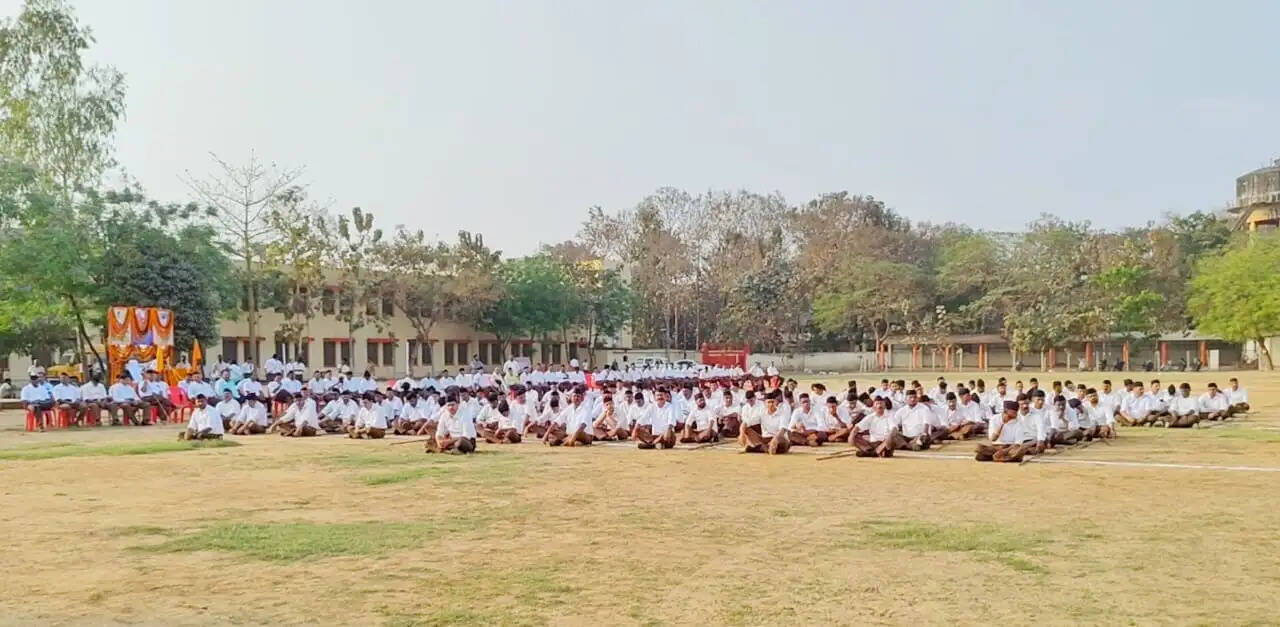 गोरखपुर में नवसंवत्सर पर अनुशासन और राष्ट्रभाव का अद्भुत प्रदर्शन, भव्य पथ संचलन में उमड़ा जनसैलाब