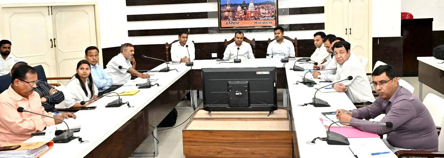 नालों का पानी गंगा नदी में जाने पर रोक: डीएम