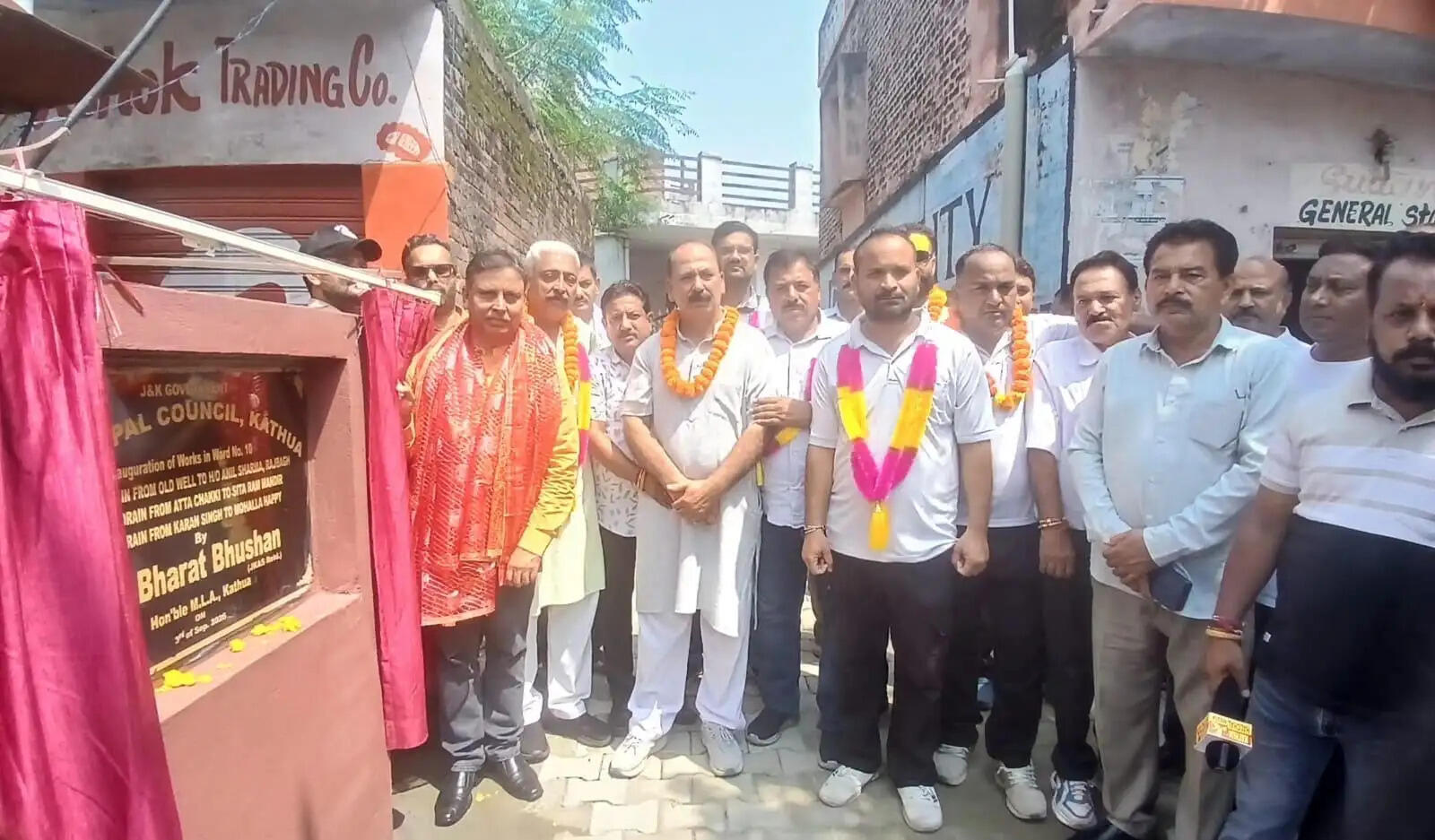 पारलीवंड की गलियों में विकास की दस्तक-27 लाख के पांच कामों का विधायक डॉ. भारत भूषण ने किया उद्घाटन