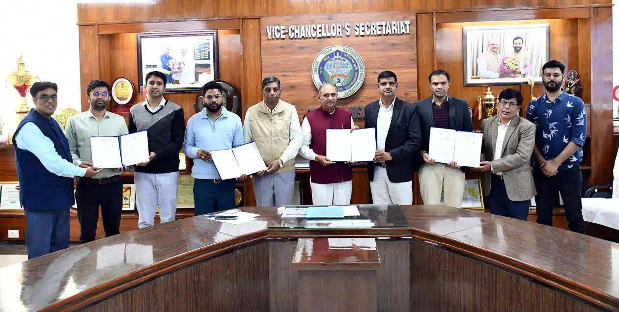 हिसार : कृषि में नवाचार व उद्यमिता को बढ़ावा देने के लिए हकृवि लगातार प्रयासरत : प्रो. बीआर कम्बोज