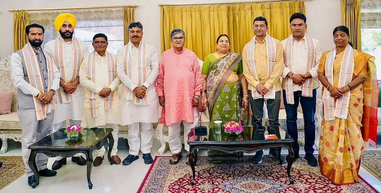 राजस्थान विधानसभा की जन लेखा समिति का पंजाब दौरा, राज्यपाल गुलाबचंद्र कटारिया से की मुलाकात