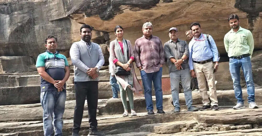 भारतीय विदेश सेवा के अधिकारियों ने मप्र के विदिशा में शैक्षणिक, औद्योगिक एवं ऐतिहासिक विरासत को जाना