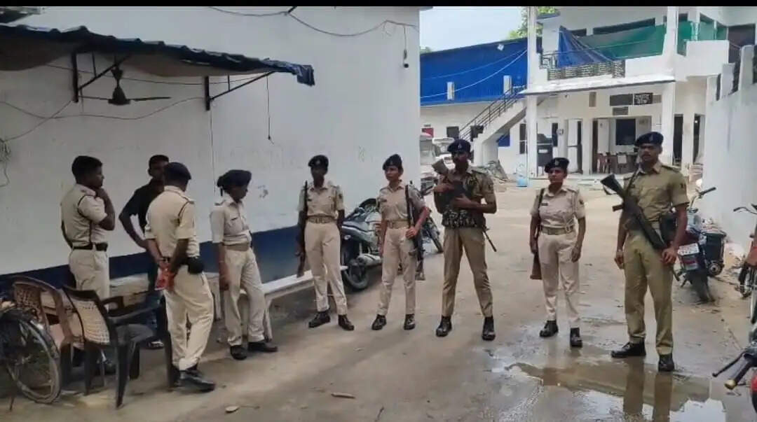 आय से 201.97 प्रतिशत अधिक संपत्ति मामले में सीवान के उत्पाद निरीक्षक पर ईओयू का शिकंजा