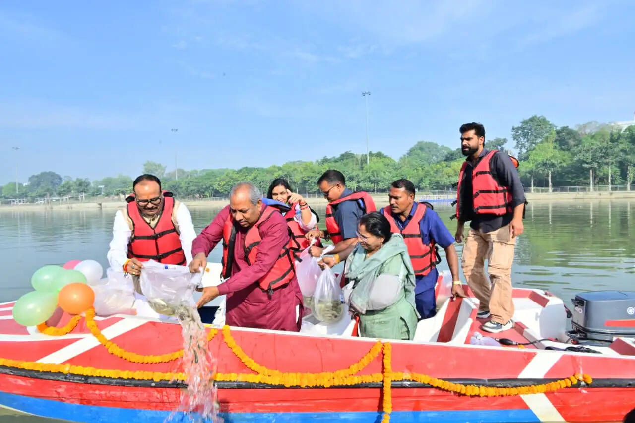 गोमती नदी का संरक्षण एवं जलीय जैव विविधता का संवर्धन हमारी सामूहिक जिम्मेदारी : ब्रजेश पाठक