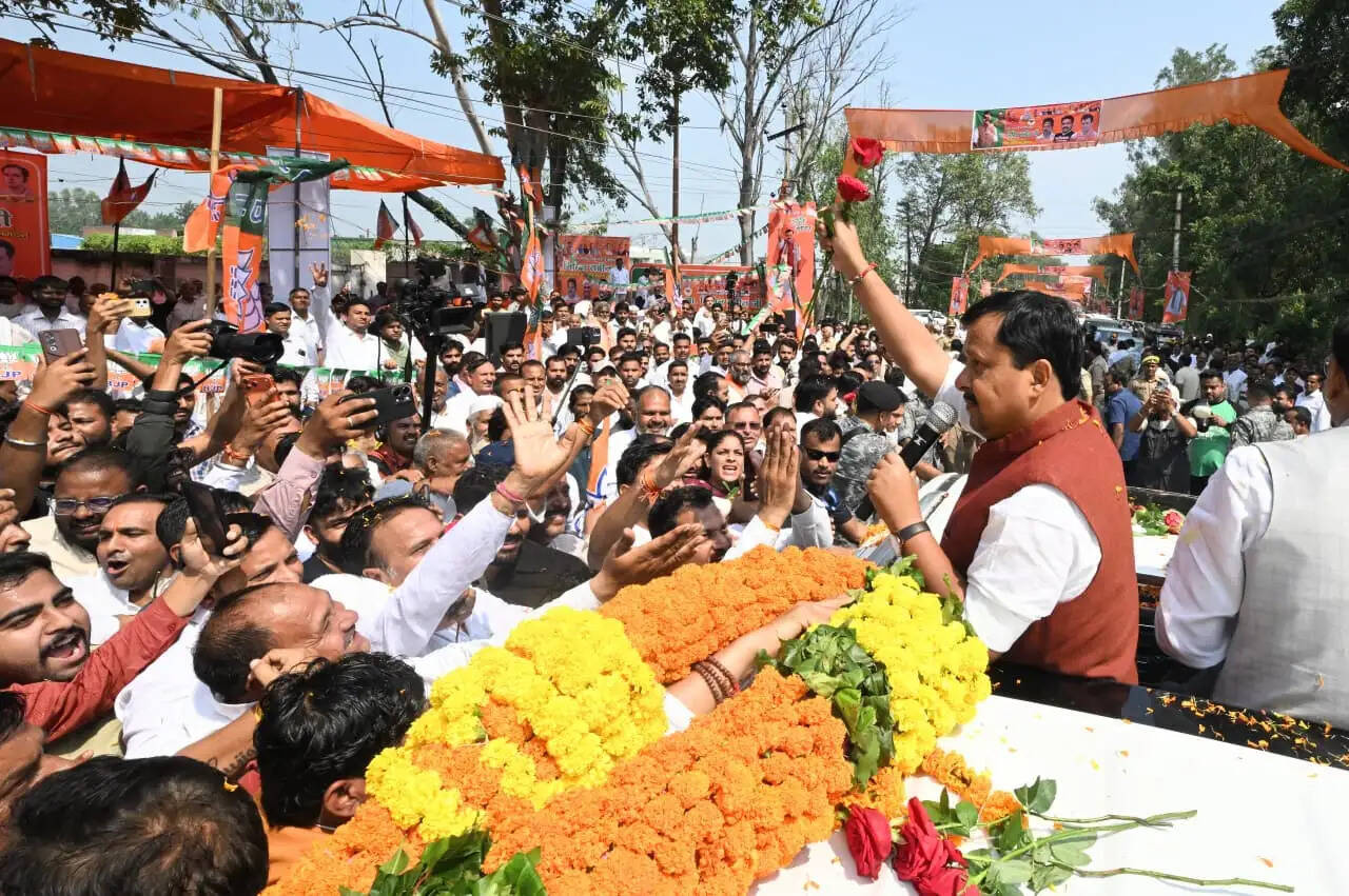 सहारनपुर पहुंचे भाजपा अध्यक्ष नितिन नवीन, कार्यकर्तााओं ने किया स्वागत