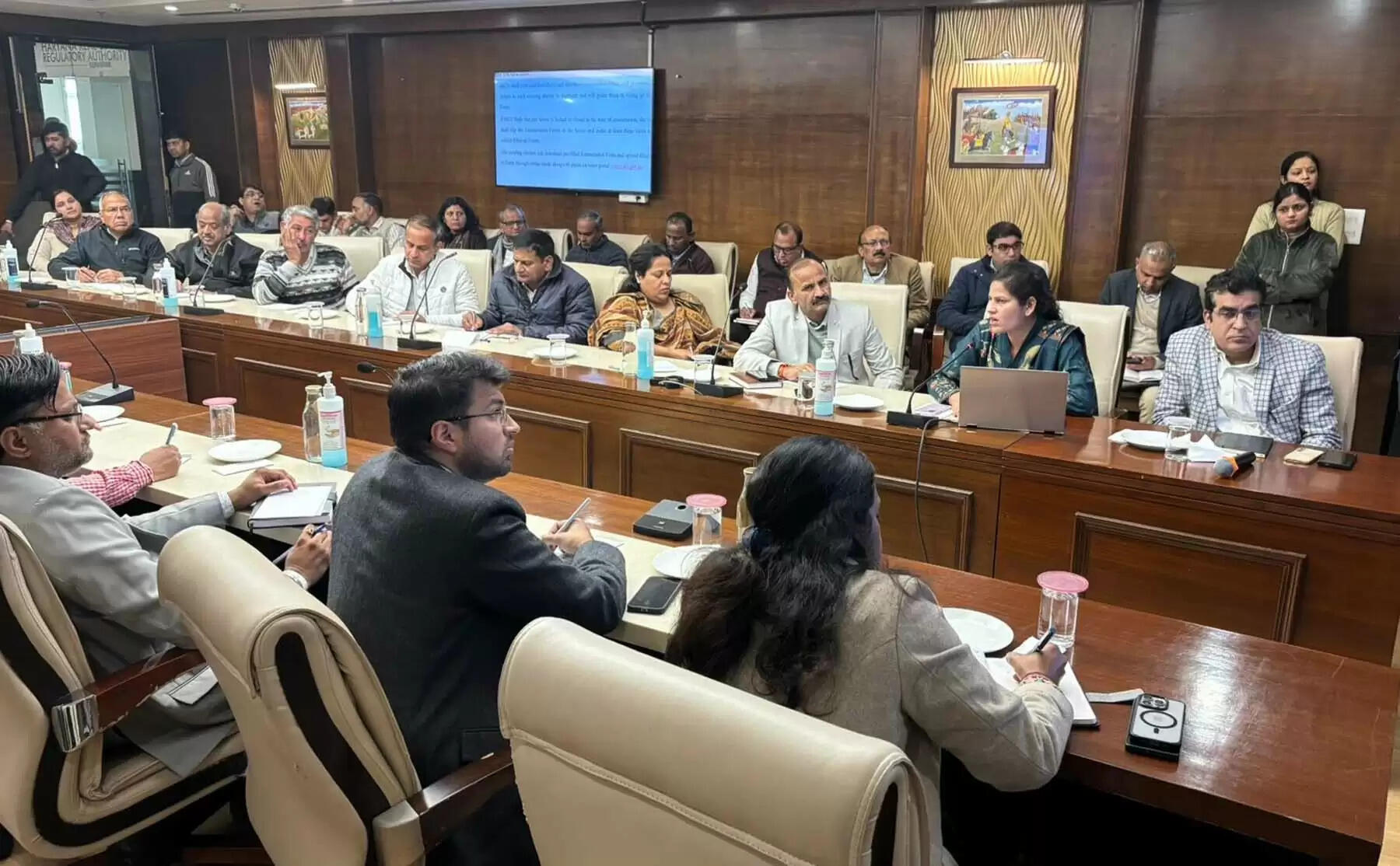 गुरुग्राम में स्पेशल इंटेंसिव रिवीजन के लिए अधिकारियों का हुआ प्रशिक्षण