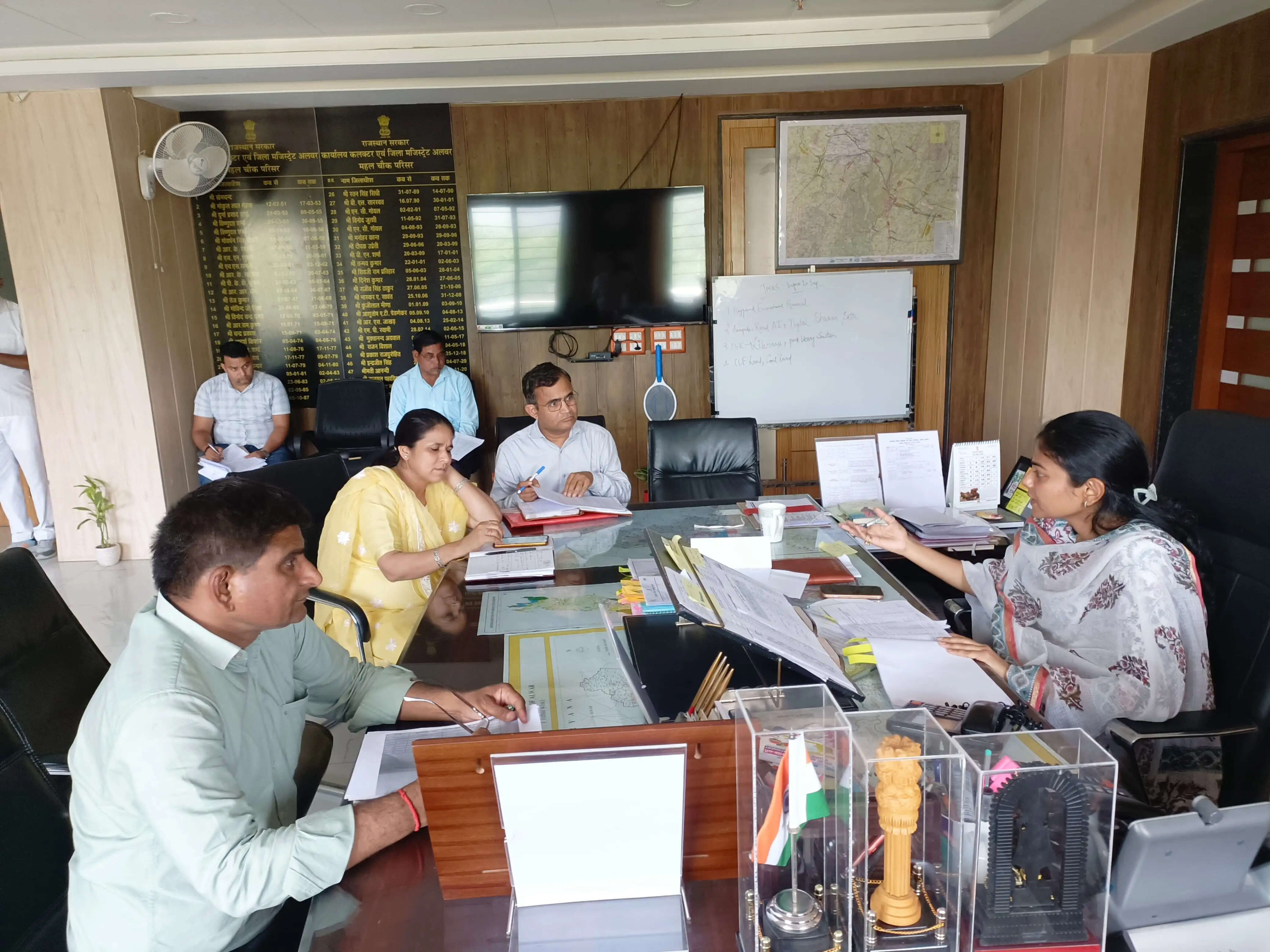अलवर में जर्जर भवनों पर सख्त हुई प्रशासन की नजर, पांच दिन में मांगी सर्वे रिपोर्ट