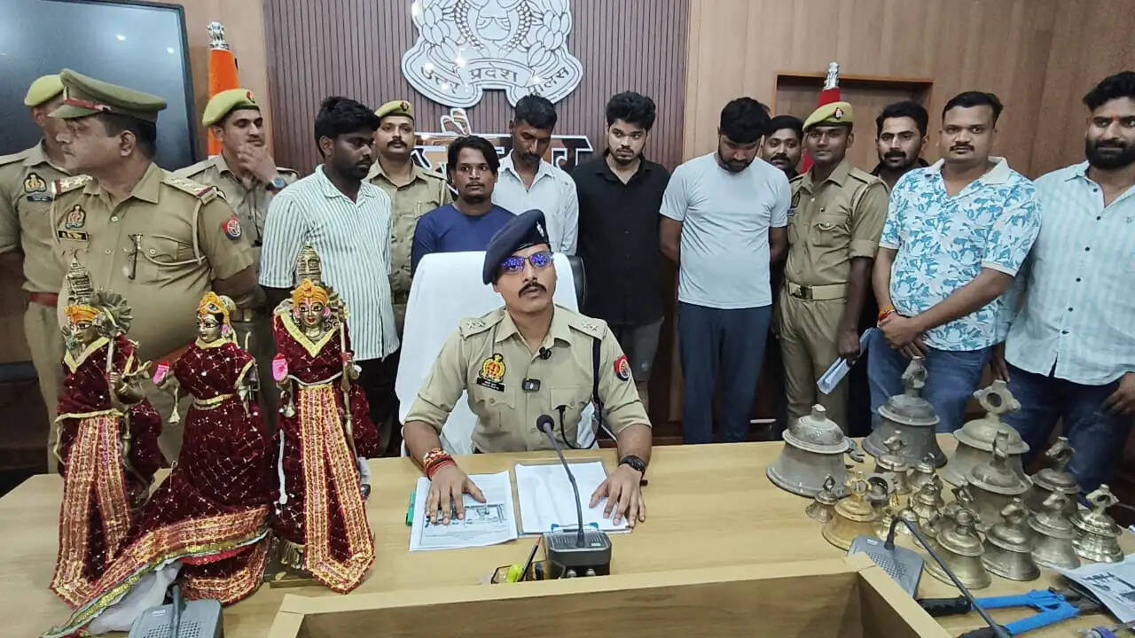 मंदिरों से मूर्तियां और घंटे चुराने वाले गिरोह के पांच आरोपित गिरफ्तार