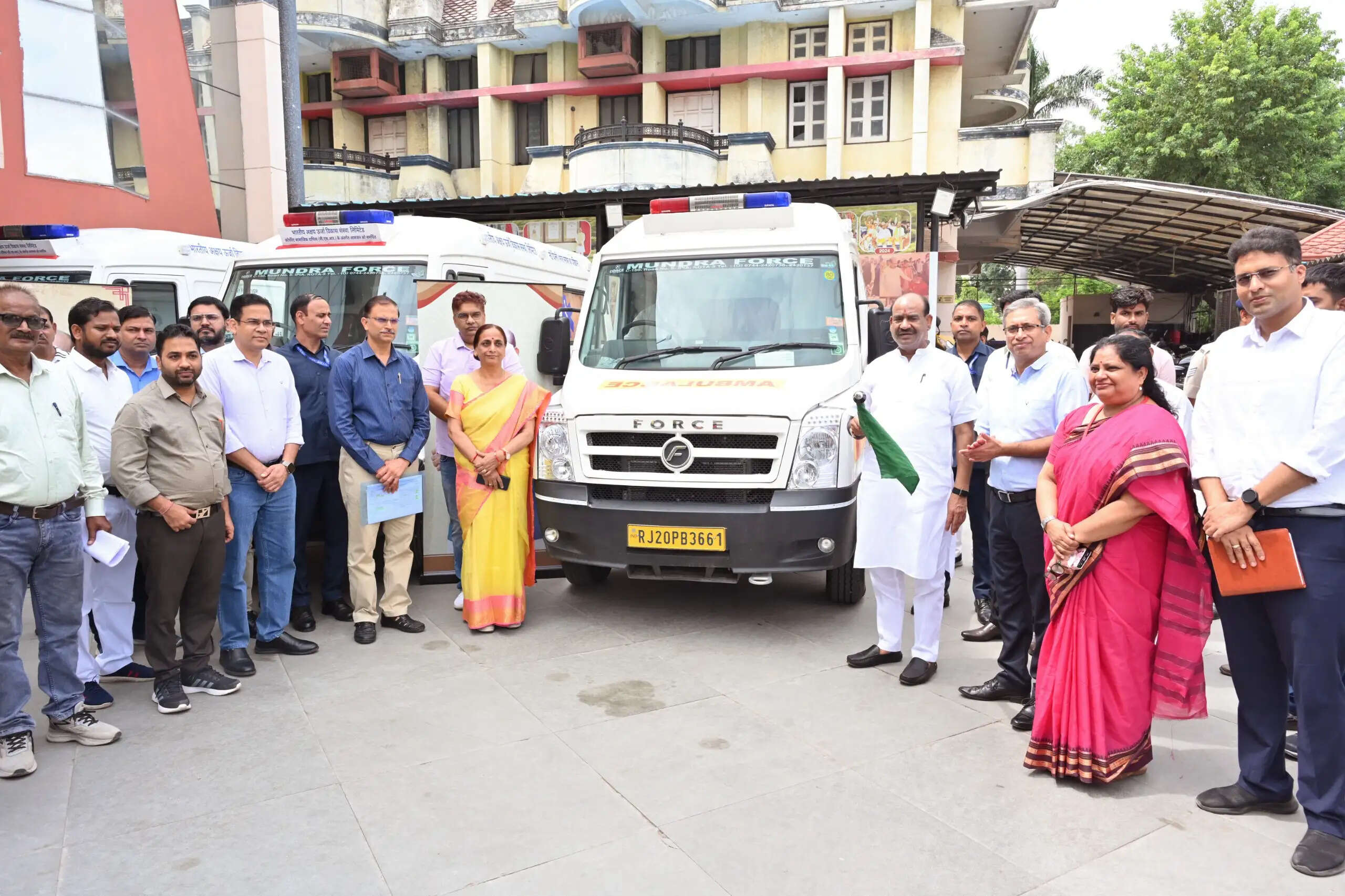 मरीजों को समय पर चिकित्सा सुविधा उपलब्ध कराना प्राथमिकता : लोकसभा अध्यक्ष ओम बिरला