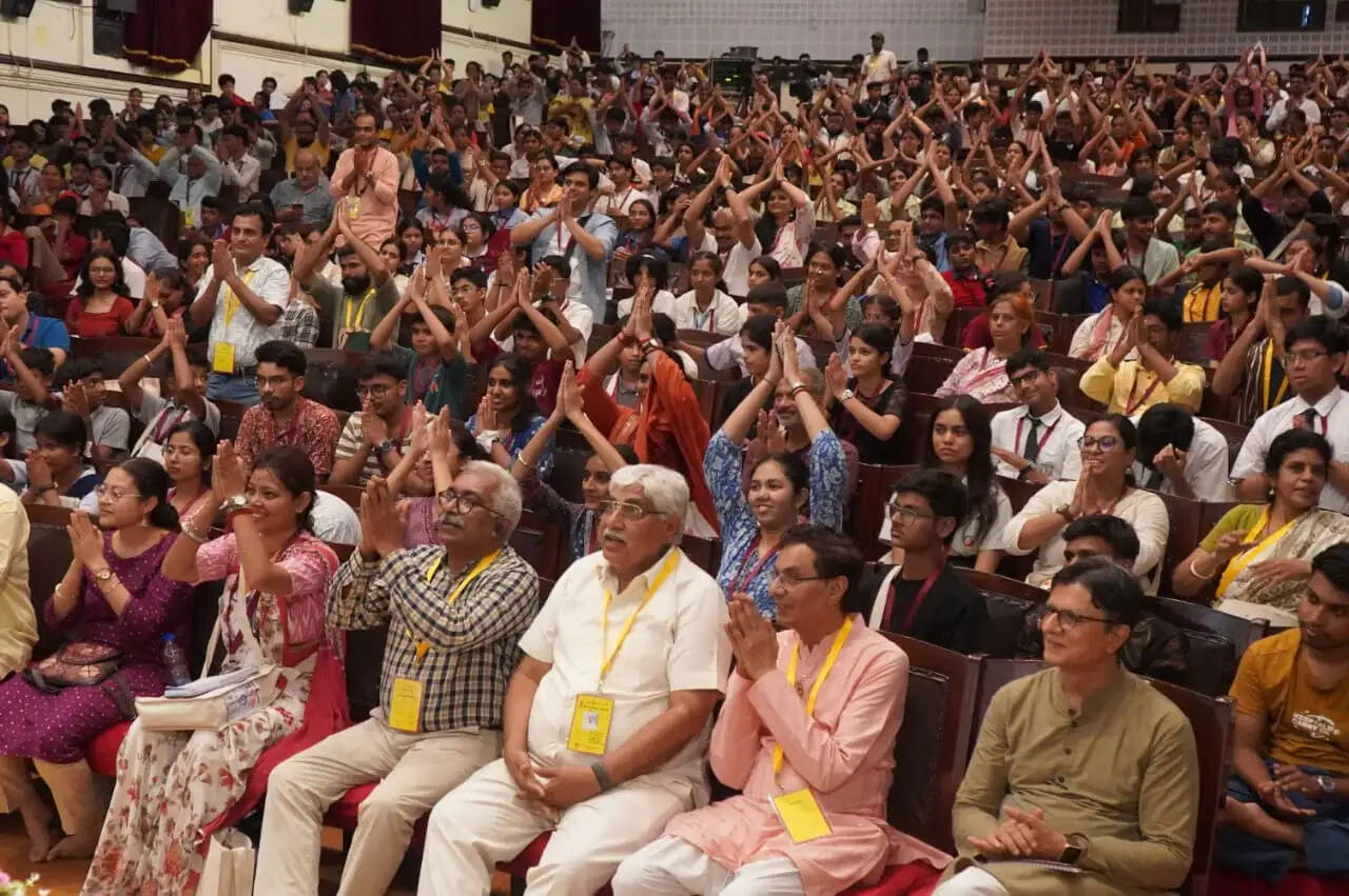 आईआईटी खड़गपुर में स्पिक मैके सम्मेलन, शास्त्रीय संगीत संस्कृति और साधना से जुड़ रहे युवा