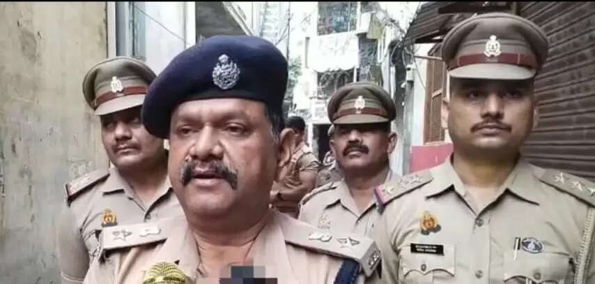 लखनऊ: कारोबारी ने पत्नी और बेटी संग जहर खाया, मौत