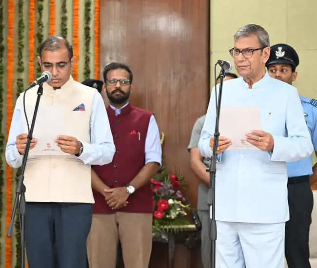 अजय सूरा बने राज्य सूचना आयुक्त, राज्यपाल ने दिलाई शपथ