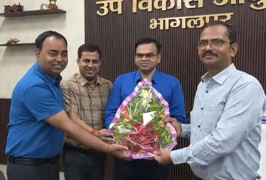 नए डीडीसी रवि राकेश ने संभाला पदभार, अधिकारियों ने किया स्वागत