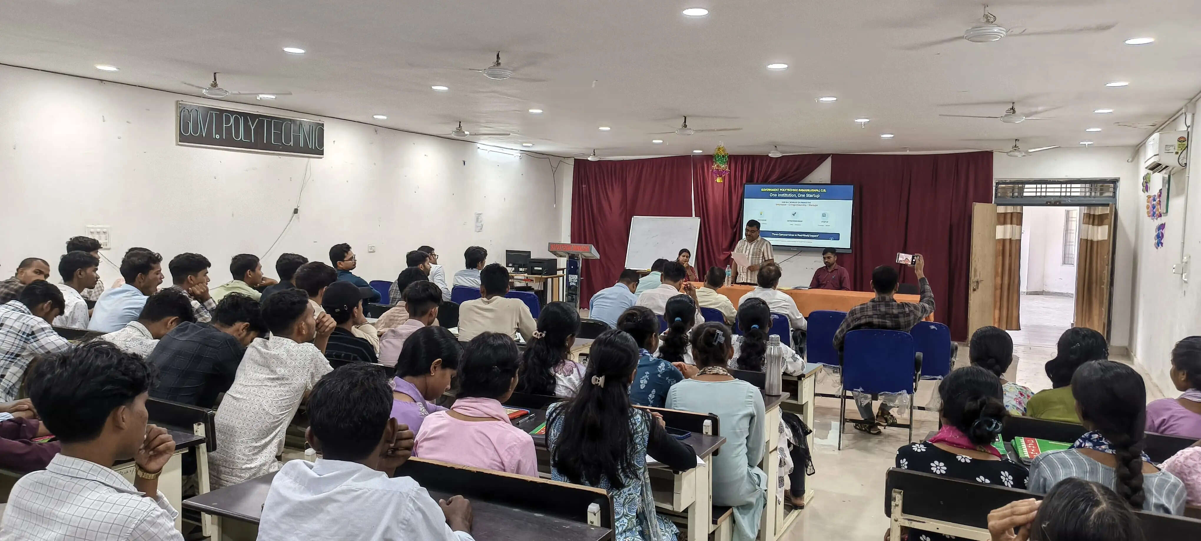 पॉलीटेक्निक रामानुजगंज में स्टार्टअप को लेकर कार्यशाला